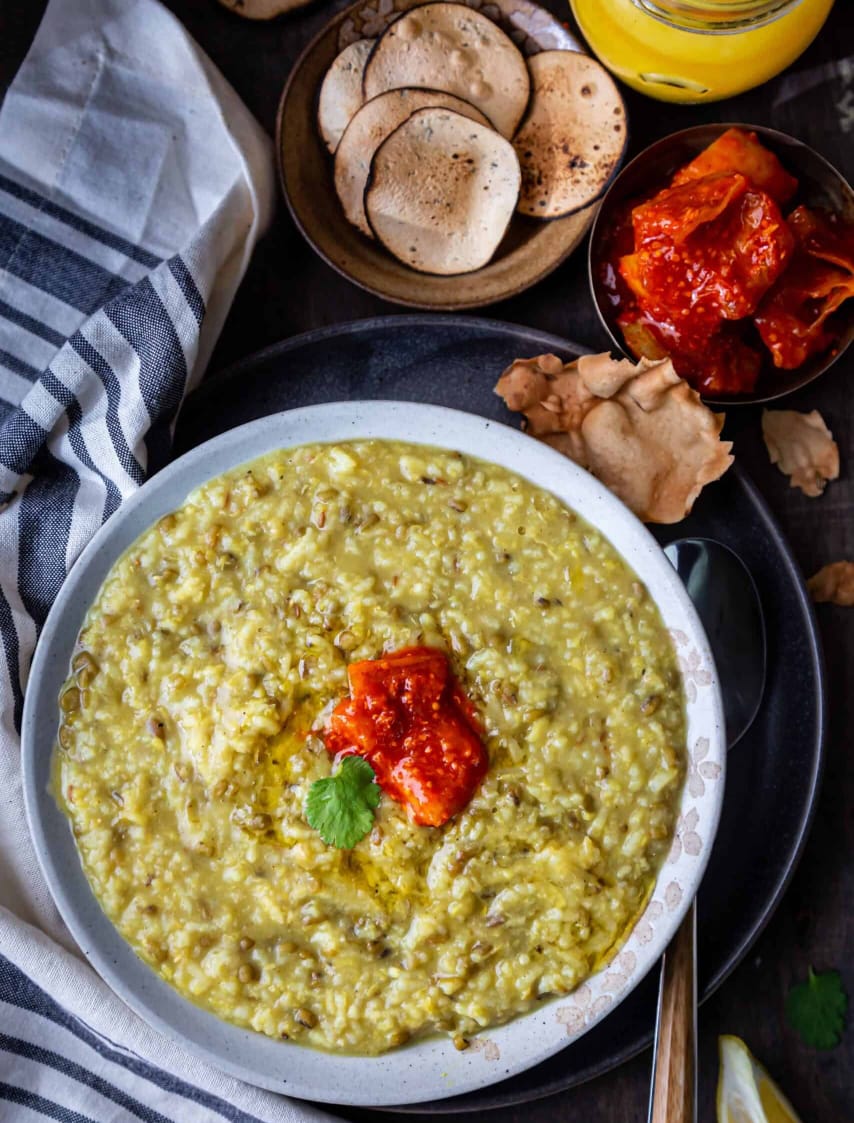 Urad dal – | Roasted & Stone-Ground by Hand (45–60 Rotations/Hour) | Chemical free| High Protein| From Bihar & Jharkhand